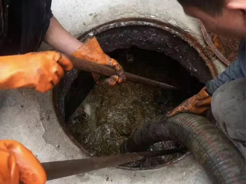 南昌清理化糞池時如何避免沼氣的危害？